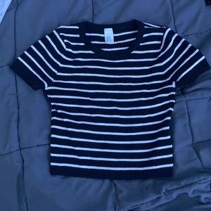 The size is extra small, it is tight at all areas, worn a couple times.